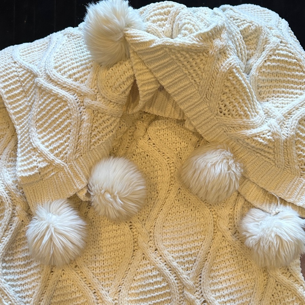 Nicole Miller Artelier Cozy Cream Knit Pom Pom throw cable knit Blanket